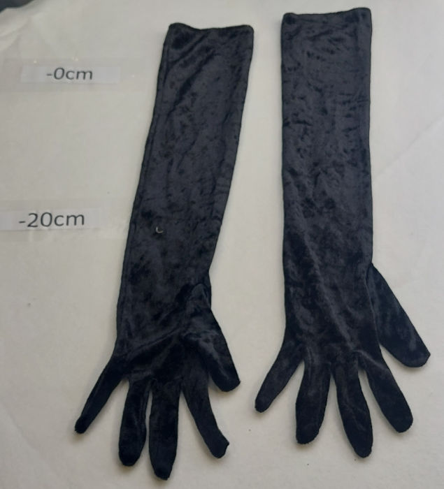 LONG BLACK GLOVES