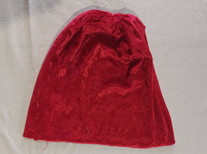 MAROON VELOUR HAT