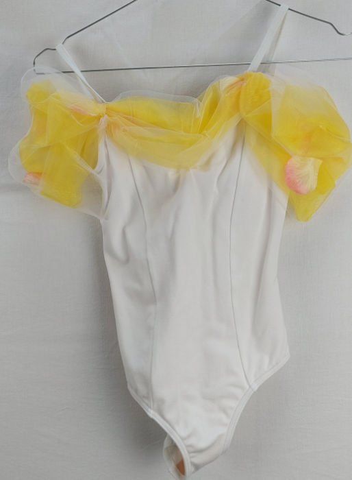WHITE LEOTARD WITH YELLOW