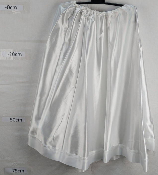 SATIN WHITE SKIRT