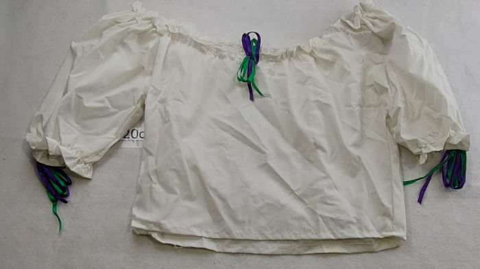 White crop top with ribbons