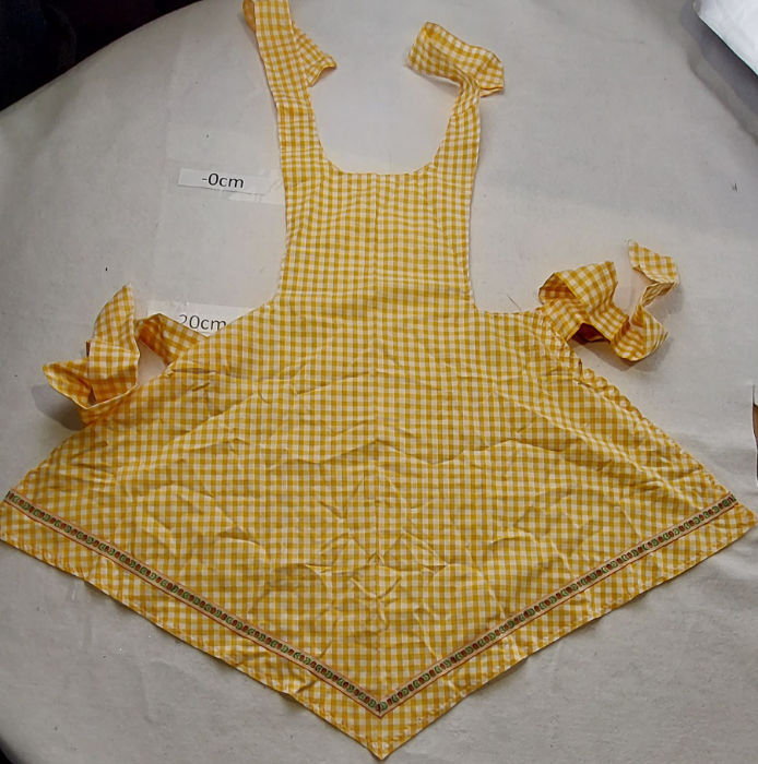 FULL APRON CHECKED (3 COLOURS)