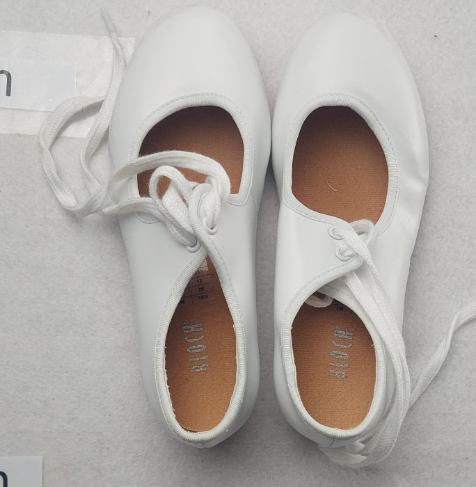 WHITE LEATHER TAP SHOES