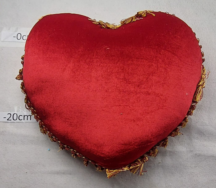 RED HEART CUSHION